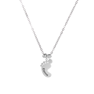 Gepersonaliseerde babyvoetjes ketting van roestvrij staal met Elainne gravure