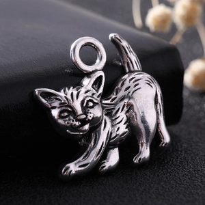 Cute Cat Alloy Pendant Antique Silver Plated Animal Charm For DIY Jewelry Making Necklace Bracelet Accessory