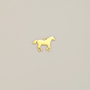 Vue détaillée d'un pendentif cheval en acier inoxydable plaqué or 18K pour bijoux DIY