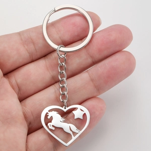 Porte-clés en acier inoxydable argenté avec pendentif cœur et cheval bondissant