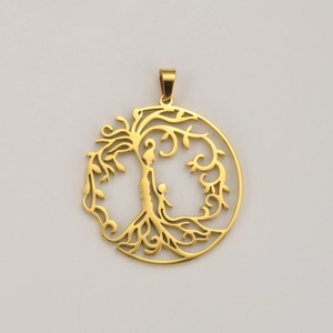 Dettaglio del ciondolo albero della vita placcato oro 18K con sagoma madre e figlio
