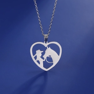 Collana a cuore in acciaio inossidabile con ciondolo silhouette ragazza e cavallo