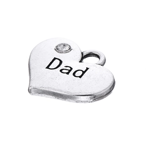 Détail du pendentif en forme de cœur Dad en alliage de zinc avec un petit zircon