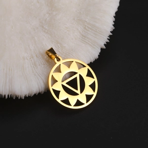 Pendentif Chakra du Plexus Solaire en acier inoxydable plaqué or 18K avec soleil creux