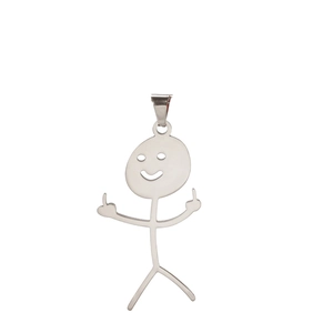 Detail van een zilveren stickman hanger met een lachend gezicht en humoristisch gebaar