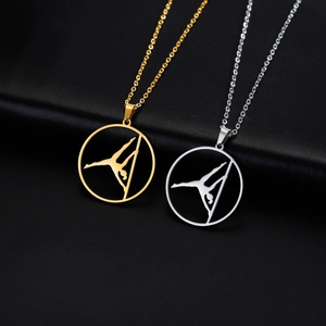 Collier hip hop avec pendentif silhouette pole dance en finitions or et argent