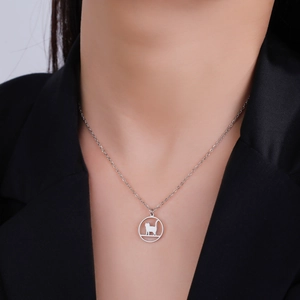 Collana minimalista in acciaio inossidabile con ciondolo sagoma di gatto per donna