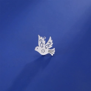 Silver hollow bird pendant with starry patterns made of stainless steel for DIY jewelry