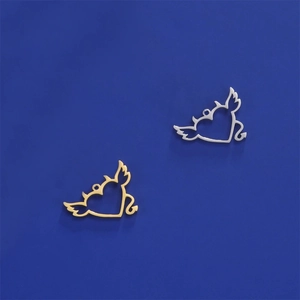 Colgantes de corazón hueco con alas de demonio en oro y plata para joyería DIY