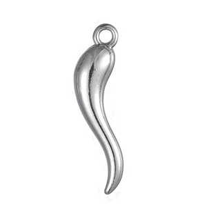 Polished silver zinc alloy chili pepper pendant charm for DIY jewelry and necklaces