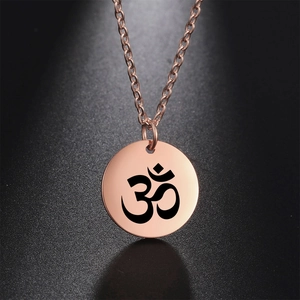 Collier en acier inoxydable or rose avec pendentif yoga symbole Om rond sur chaîne en O