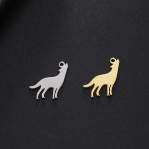 Colgantes de lobo aullando en acero inoxidable pulido oro y plata para collares