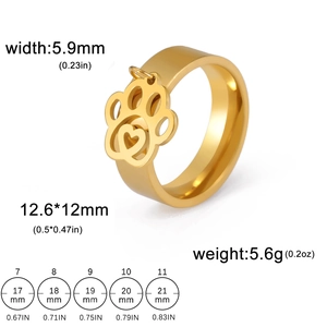 Gouden roestvrijstalen ring met hanger van hartpootafdruk en details over de afmetingen