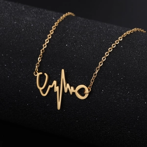 Goldene Edelstahlkette mit glänzendem Stethoskop und EKG-Herzschlag Anhänger