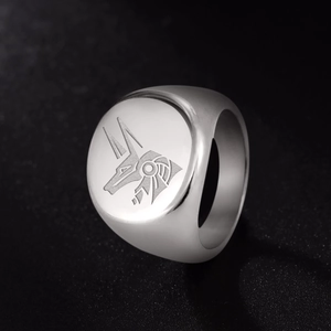 Anello da uomo in acciaio inossidabile con incisione dettagliata della testa di Anubi
