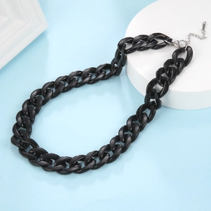 Collana hip hop con catena grossa in acrilico nero lucido con chiusura in metallo regolabile