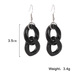 Orecchini a cerchio in acrilico nero intrecciato con ganci in argento lunghezza 3,5cm