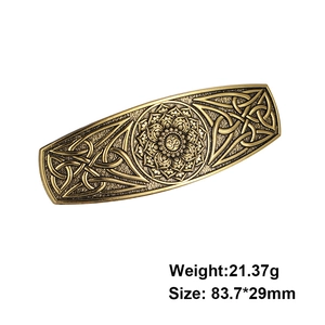 Barrette à cheveux rétro en alliage de bronze avec motif mandala et nœud celtique sur blanc