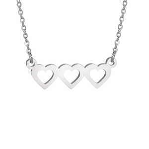 Collana in acciaio inossidabile argento con pendente a tre cuori traforati da donna