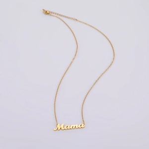 Detail of the 18K gold plated Mama letter pendant with fine O-chain and lobster clasp