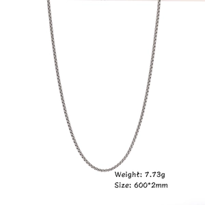 Poliertes Edelstahl-Box-Halskette in Silber, 600x2mm, Gewicht 7,73g im Detail