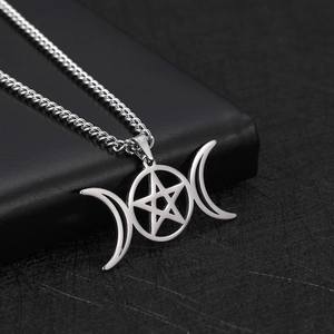 Collier Pendentif Pentagramme Triple Lune en Acier Inoxydable pour Femmes Hommes Bijoux Gothiques Wiccan Occultes Chaîne