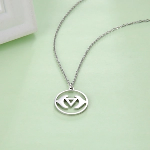 Minimalistische 304 Edelstahlkette mit rundem geometrischem Augen-Hohlraumanhänger