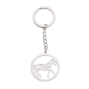 Porte-clés en acier inoxydable avec pendentif cheval ajouré et finitions polies brillantes
