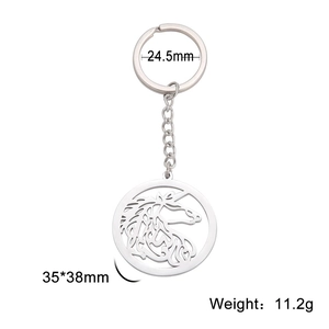 Porte-clés en acier avec pendentif licorne évidé et informations sur les dimensions