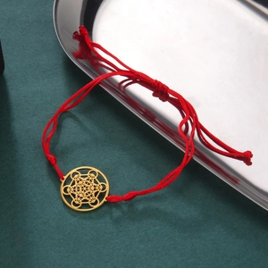 Bracelet tressé rouge fait main avec pendentif géométrie sacrée Cube de Métatron doré