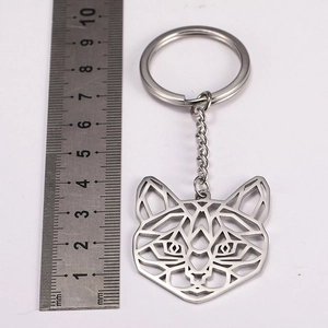 Portachiavi gatto in acciaio inossidabile con pendente traforato e righello per le misure