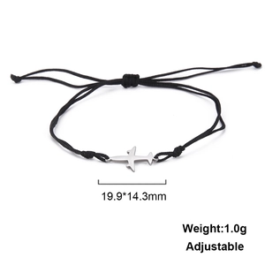 Verstellbares schwarzes Seilarmband mit einem 19,9 mm Flugzeuganhänger aus Edelstahl