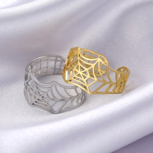 Spinnennetz-Ring-Set in Gold und Silber mit filigranem Muster aus poliertem Edelstahl