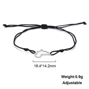 Verstellbares schwarzes Kordelarmband mit einem Afrika-Anhänger aus Edelstahl