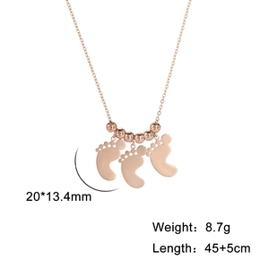 Collana in acciaio inossidabile oro rosa 18K lucido con ciondoli a forma di piedi