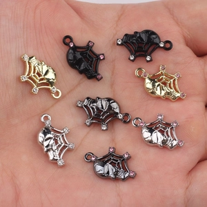 Gothik Totenkopf und Spinnennetz Anhänger mit Zirkonia für DIY Schmuckherstellung