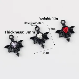 Pendentifs cœur avec ailes gothiques en alliage noir et oxydes de zirconium