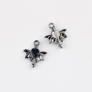 Gothic gunmetal alloy bat wing heart pendant with black gemstone for DIY jewelry crafting