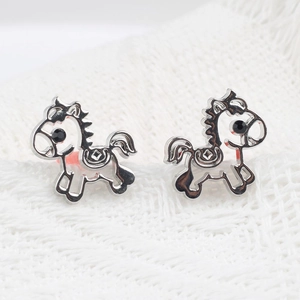 Minimalistische zilveren pony oorbellen van legering met zirkoon paard ontwerp