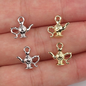 Mini-Teekannen-Anhänger aus Legierung in Gold und Silber mit Herz für DIY-Schmucksets