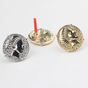 Boucles d'oreilles vintage style pièce avec relief de tête en alliage argenté et doré