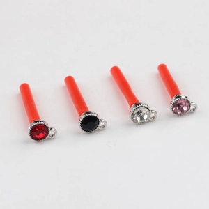 Set di quattro orecchini a perno tondi in zircone argento S925 nei colori rosso e nero