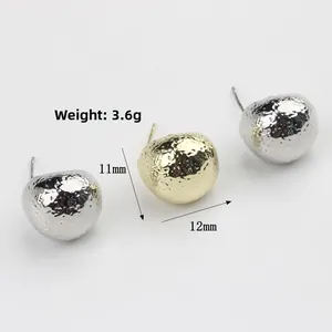 Boucles d'oreilles boules martelées minimalistes or et argent, dimensions 12mm x 11mm