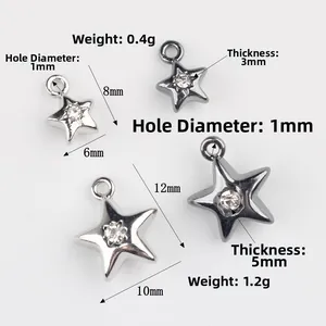 Pendentifs en forme d'étoile en alliage avec zircons et spécifications de taille