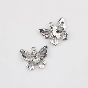 Détails de breloques papillon argentées avec cristal pour création de bijoux DIY