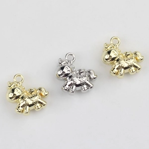 Ciondoli a forma di cavallo da 13mm in lega oro e argento per la creazione di gioielli