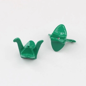 Detail von grünen Kranich-Perlen mit glänzender Lackierung für DIY-Schmuck