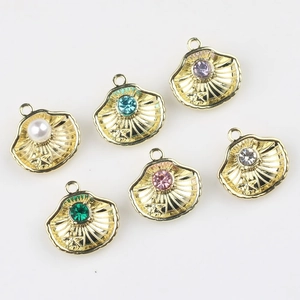 Set of 6 gold alloy shell pendants with pearls and zircon for DIY jewelry making