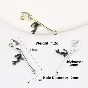 Minimalistischer Hexenkatzen- und Besenanhänger aus Legierung für DIY-Schmuck in 33x13mm