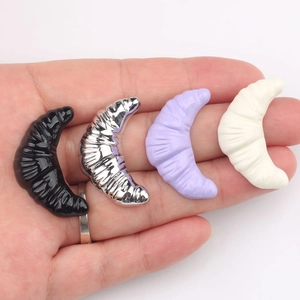 Pendentifs mini croissants noir argent violet et blanc pour la création de bijoux DIY